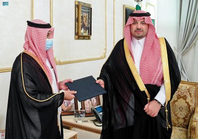 سمو الأمير فيصل بن خالد بن سلطان يطلع على تقرير خدمات الاتصالات وتقنية المعلومات بالحدود الشمالية