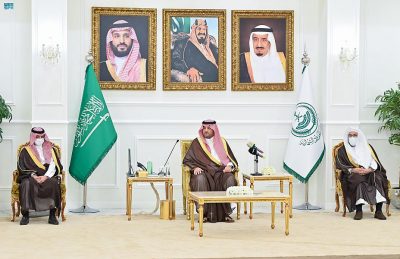 سمو أمير الحدود الشمالية يستقبل مسؤولي المنطقة والمواطنين خلال جلسته الأسبوعية