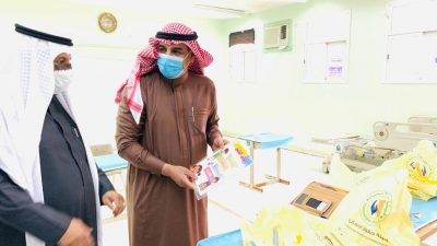 بالصور .. محافظ طريف يتفقد سير الاختبارات  في عدد من مدارس المحافظة
