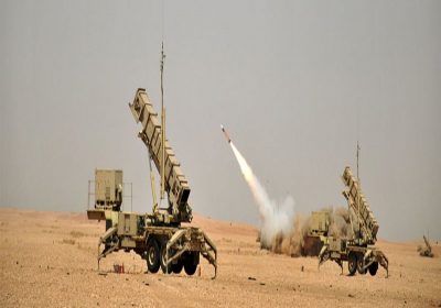 “التحالف”: الدفاع الجوي يعترض طائرة مُسيَّرة حاولت استهداف خميس مشيط
