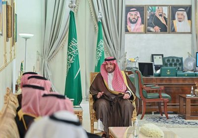 سمو أمير الحدود الشمالية يستقبل مدير معهد الإدارة العامة