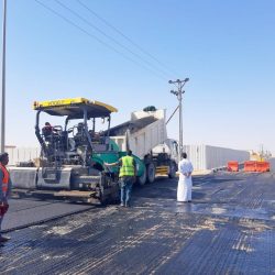 سمو الأمير فيصل بن خالد بن سلطان يتسلم التقرير السنوي لأنشطة الغرفة التجارية بعرعر