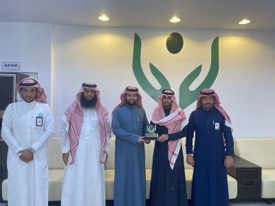 بالصور .. أوقاف الضحيان تزور جمعية أيتام طريف