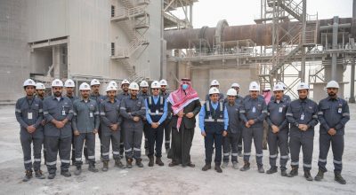 سمو الأمير فيصل بن خالد بن سلطان يتفقد شركة إسمنت المنطقة الشمالية