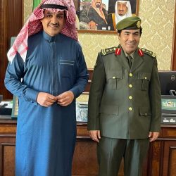سمو الأمير فيصل بن خالد بن سلطان يستقبل مدير جوازات المنطقة المعين حديثاً