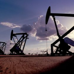 بالصور .. جمعية طريف الخيرية توزع مواد غذائية لعدد من الأسر المستفيدة