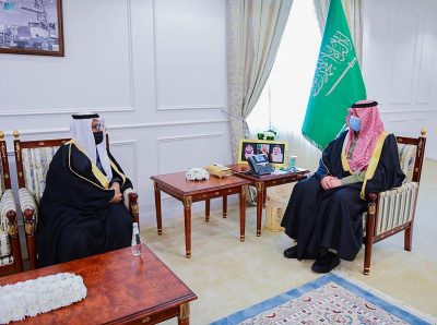 سمو الأمير فيصل بن خالد بن سلطان يستقبل مدير فرع البيئة والمياه والزراعة بالمنطقة