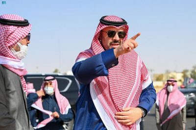 سمو الأمير فيصل بن خالد بن سلطان يتفقد قرية الجبهان