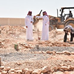 بلدية محافظة طريف تنبه المستثمرين بسرعة الانتهاء من بناء وتشغيل أنشطتهم