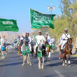 بالصور .. رفع رابع أكبر علم بطريف بحضور الصقر وعدد من القيادات العسكرية بالمحافظة