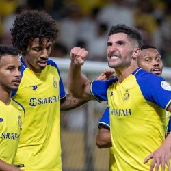 أسقطه بثلاثية.. أبها يزيد من متاعب الباطن