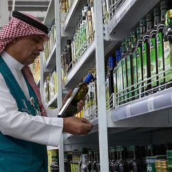 “الصحة” تحذر من تجاوز الحد اليومي للسكر الموصى به عالميًا: لا تزيد على 10 ملاعق