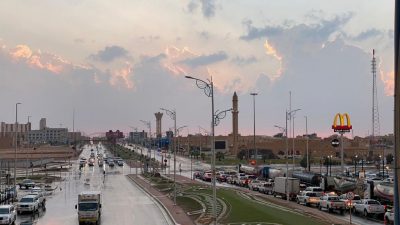 بالفيديو والصور .. هطول أمطار على محافظة طريف