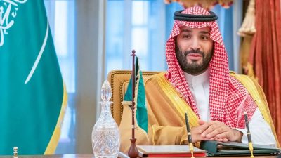 ولي العهد يعلن تكفل المملكة بترميم المركز الإسلامي في جاكرتا بعد تعرُّض أجزاءٍ كبيرة منه لحادث حريق