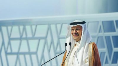 وزير الطاقة يعلن البدء في أول مشروع في السعودية لتحويل البترول الخام إلى بتروكيماويات
