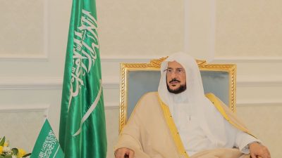 وزير الشؤون الإسلامية يوجه بالتحول الرقمي في كافة أعمال وخدمات المساجد
