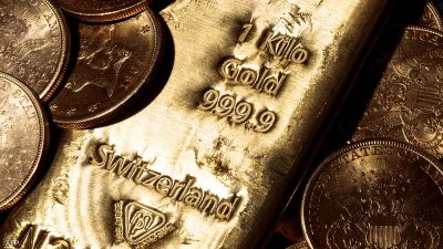 أسعار الذهب تتراجع إلى 1902.79 دولار للأوقية