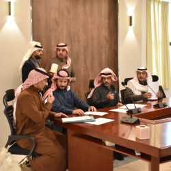 بالصور .. بلدية طريف تحرر مخالفات خلال جولاتها الرقابية على الأسواق التجارية