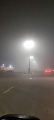 بالصور .. ضباب كثيف يغطي محافظة طريف