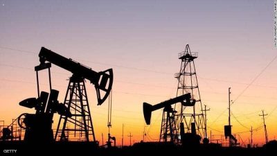 أسعار النفط ترتفع مع تحسُّن الطلب الصيني وتراجُع الدولار الأمريكي