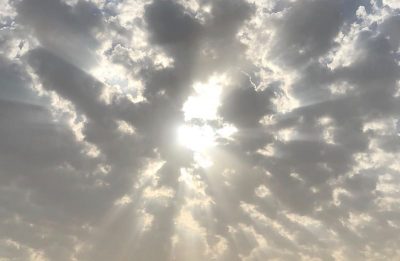 “الأرصاد”: سماءٌ غائمة تتخللها سحبٌ ممطرة على الشمالية والجوف وتبوك