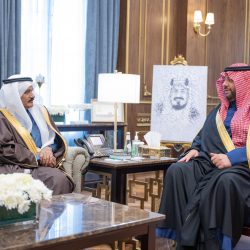 فرع الهلال الأحمر السعودي بالشمالية يقدم كسوة الشتاء في سوق طريف