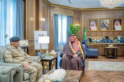 سمو أمير الحدود الشمالية يستقبل قائد قوة طريف