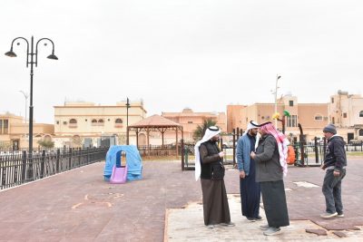 بالصور .. رئيس ‎بلدية طريف يقف ميدانياً على أعمال إعادة تأهيل “حديقة الطفل”