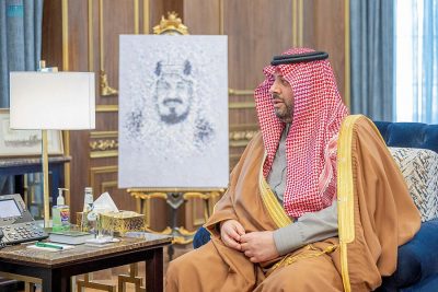 سمو أمير الحدود الشمالية يتسلم تقريراً عن اختبارات الفصل الثاني في مدراس المنطقة