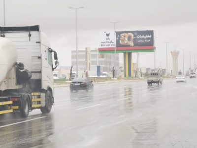 بالصور .. أمطار خفيفة على محافظة طريف