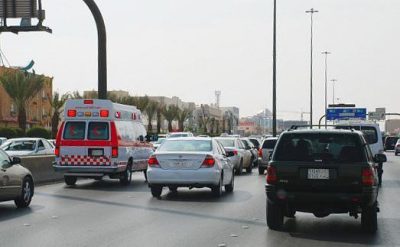 بدء رصد مخالفات عدم إفساح الطريق لسيارات الإسعاف آلياً