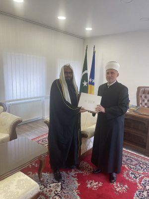 بالصور ابن طريف .. الرويلي يزور مفتي البوسنة