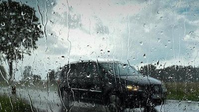 تقلبات جوية وأمطار رعدية تصل لغزيرة في بعض المناطق ورياح نشطة وانخفاض في درجات الحرارة