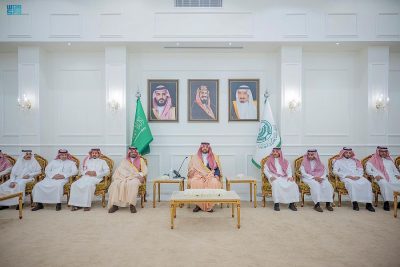 سمو أمير منطقة الحدود الشمالية يستقبل منسوبي الإمارة المهنئين بشهر رمضان المبارك