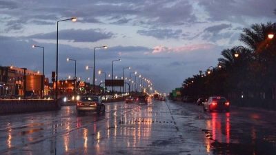 “الأرصاد”: أمطارٌ رعدية من متوسطة إلى غزيرة تؤدي إلى جريان السيول وتساقط البَرَد على معظم المناطق