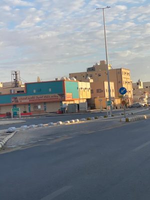 بلدية طريف تفتتح تقاطعاً جديداً بين شارعي مكة المكرمة وعمر بن الخطاب بالحي الشرقي