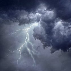 توربين طريف نقطة انطلاق توليد الطاقة من الرياح في المملكة