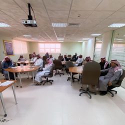 بالصور.. ” الوردة” ورئيس مجلس ادارة الجمعية الخيرية يناقشان إقامة الجمعية بازار الأسر المنتجة بطريف