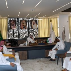محافظ طريف يناقش استعدادات الجهات الأمنية والخدمية