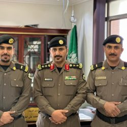 بالصور .. بلدية طريف تشرع بفتح تقاطعات في المحافظة بعد اغلاقها لأكثر من عام