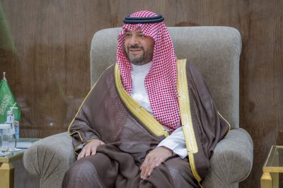 سمو أمير منطقة الحدود الشمالية يتسلّم تقريرًا عن أعمال فرع الهلال الأحمر بموسم العمرة واستقبال الحجاج العراقيين
