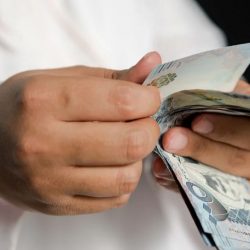 “الموارد البشرية” تُطلق خدمة “التحقّق المهني” للتأكّد من مؤهلات العمالة الوافدة