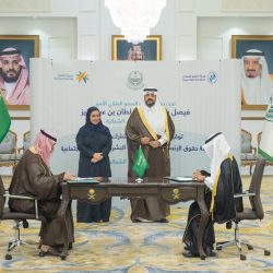 رئيس بلدية طريف يعقد اجتماعاً مع مديري الإدارات الخدمية بالبلدية