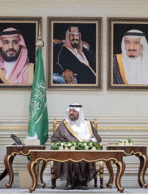 أمير الحدود الشمالية يلتقي أعضاء فرع الجمعية السعودية للفنون التشكيلية “جسفت”