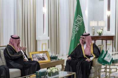 أمير منطقة الجوف يتسلّم التقرير السنوي لشركة أسمنت الجوف 2022