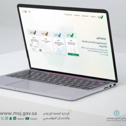 بالصور.. رئيس بلدية طريف يقف ميدانياً على أعمال نظافة قنوات تصريف مياه الأمطار
