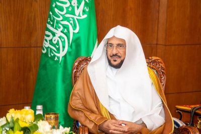 “آل الشيخ” يؤكد أهمية الالتزام بخدمة بيوت الله ونشر العقيدة الصافية وتحقيق رؤى القيادة