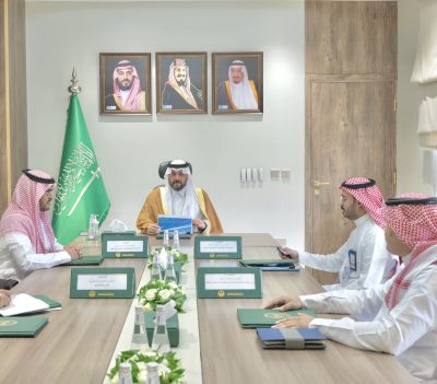 أمير الحدود الشمالية يرأس اجتماع العرض المرئي عن استراتيجية مدينة وعد الشمال الصناعية “مُدن”