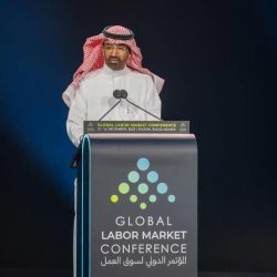 الأمير فيصل بن خالد بن سلطان يتسلم تقريراً عن أعمال نادي ريادة الأعمال في جامعة الحدود الشمالية