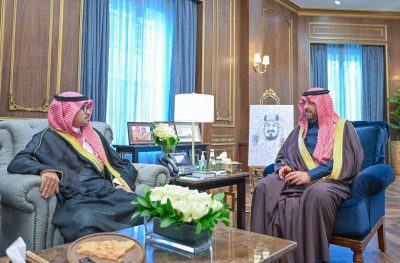 الأمير فيصل بن خالد بن سلطان يطلع على فعاليات وبرامج فرع “هيئة حقوق الإنسان ” بمناسبة اليوم العالمي